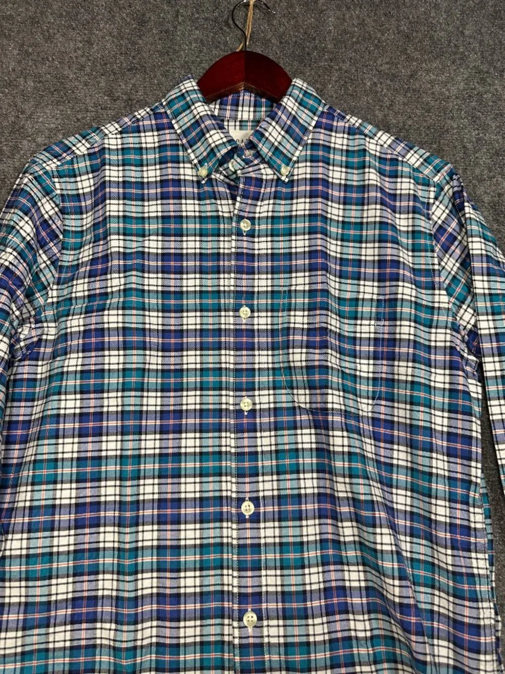 GAP Shirt Mens Small Blue Plaid Cotton Button Down Pocket Long Sleeve